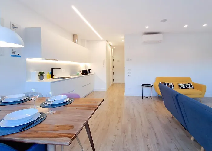 Akura Apartment, Con Aire Acondicionado شقة *